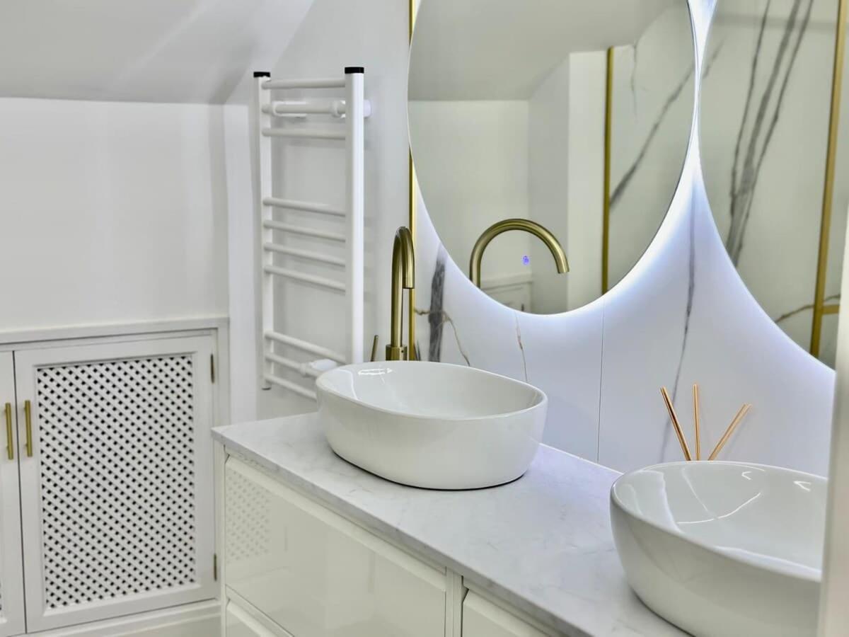 Just Renovated Boho Chic By Better Bookings Apartment *